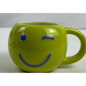 Room Essentials Ceramic Green Wink Smiley Face Coffee/Tea Mug Novelty Cute